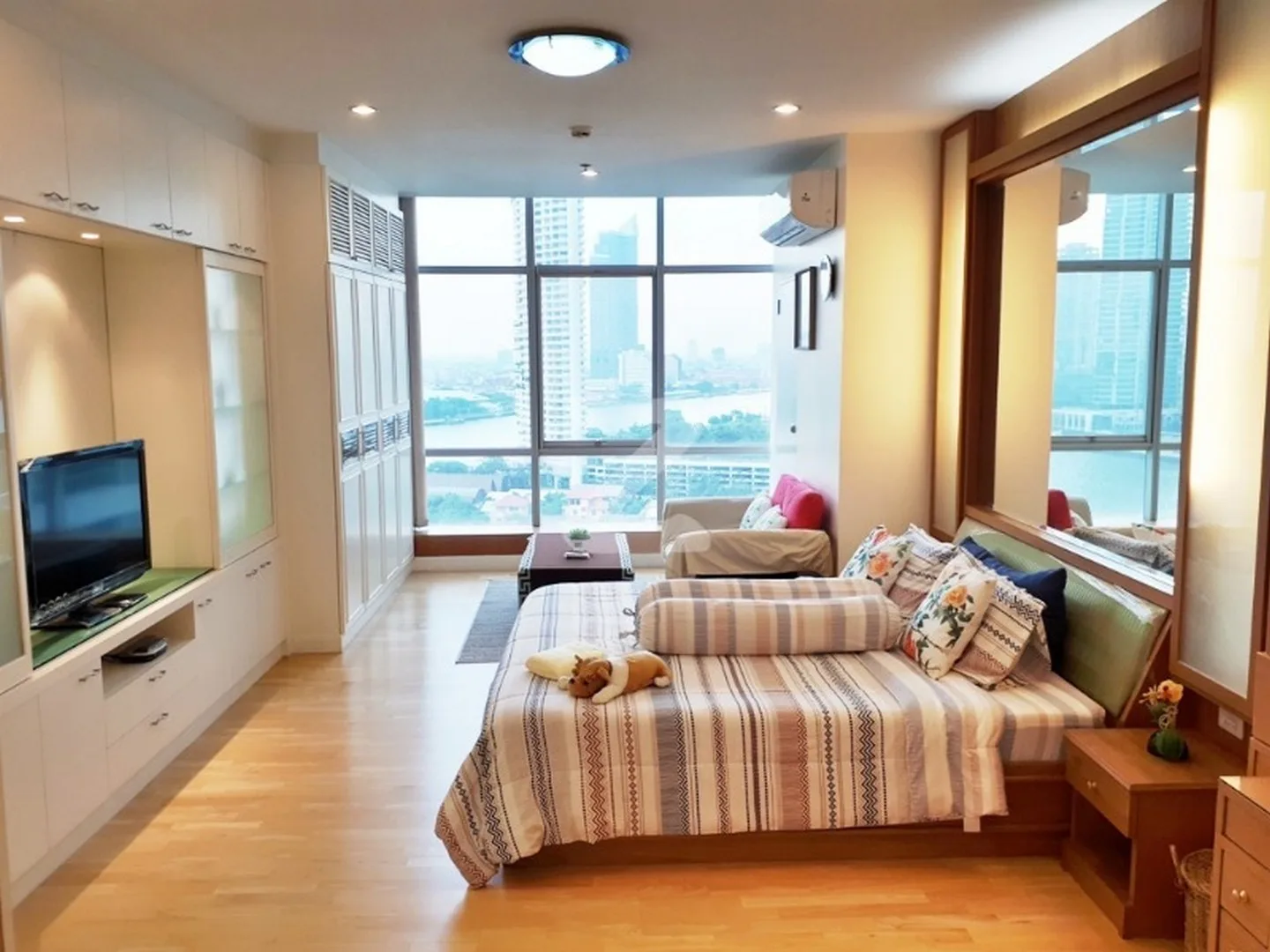 Property photos for Baan Sathorn Chaopraya