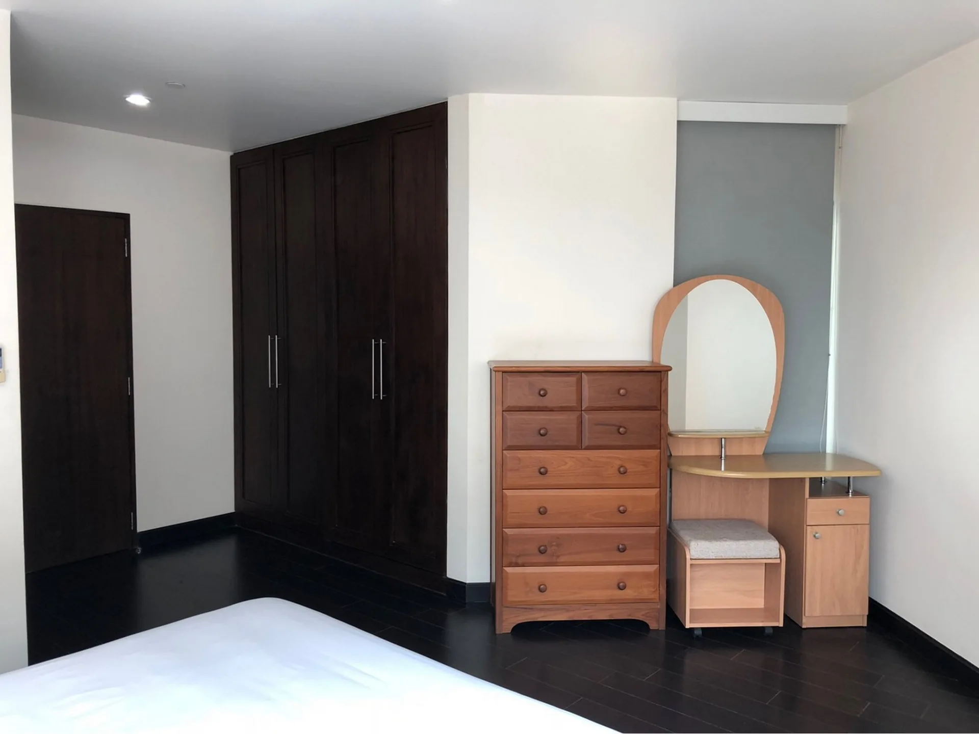 Property photos for Sathorn Gardens
