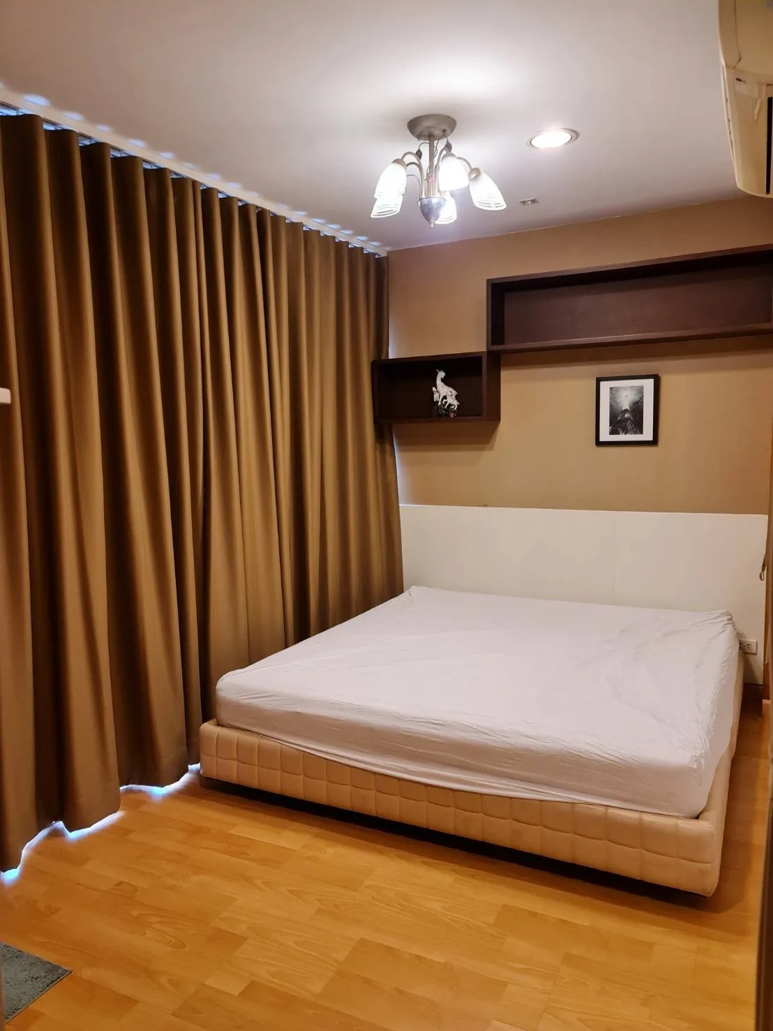 Property photos for The Room Sathorn - St.Louis