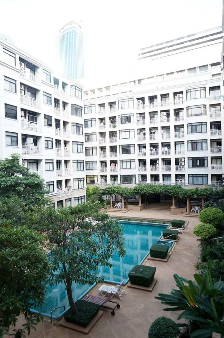 Property photos for Green Point Silom