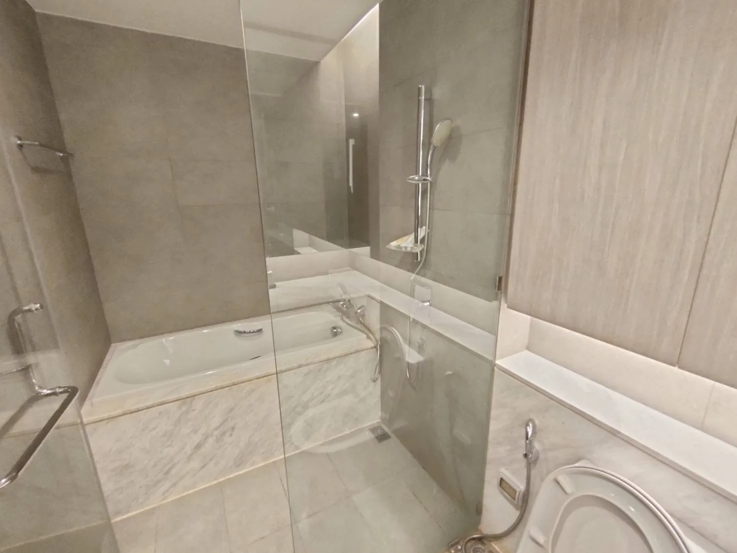 Property photos for Piya Residence 28 -30