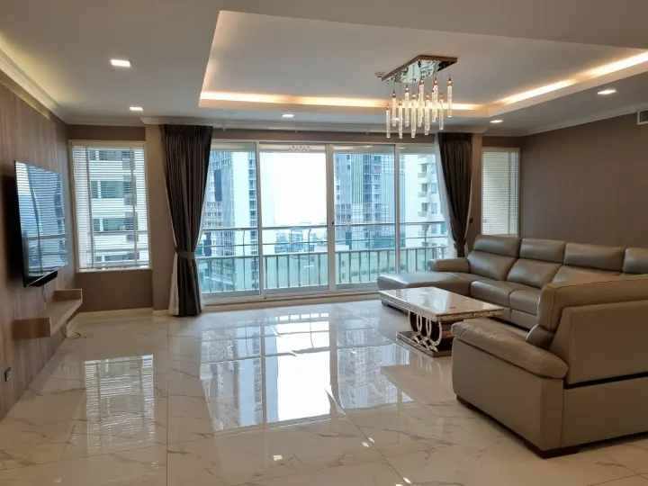 Property photos for Ideal 24