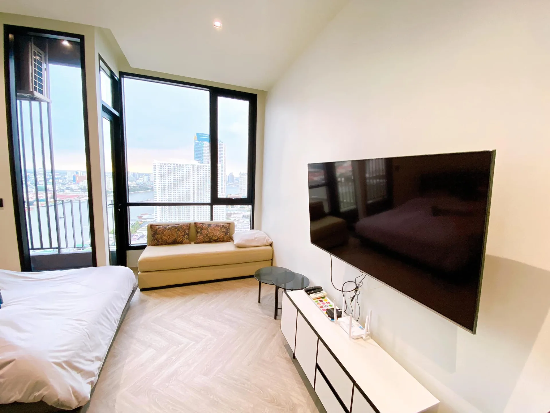 Property photos for Chapter Charoennakhorn-riverside