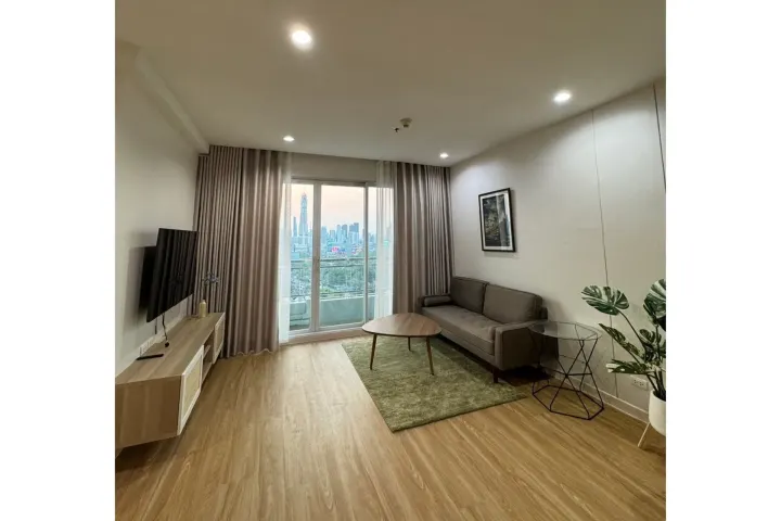 Property photos for Circle Condominium