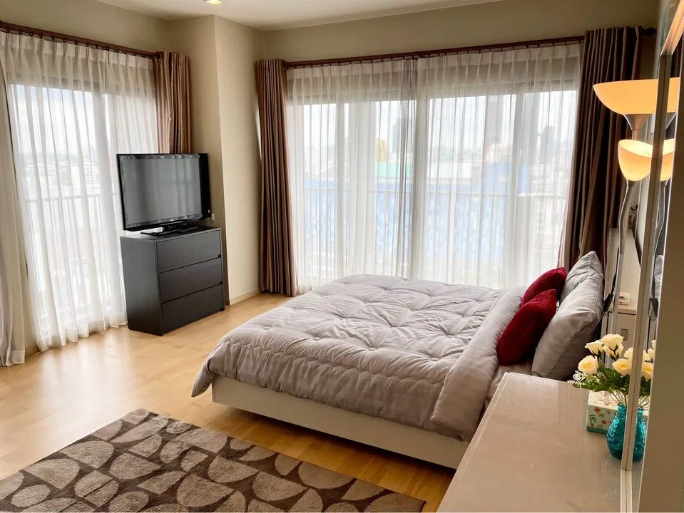 Property photos for Noble Reveal