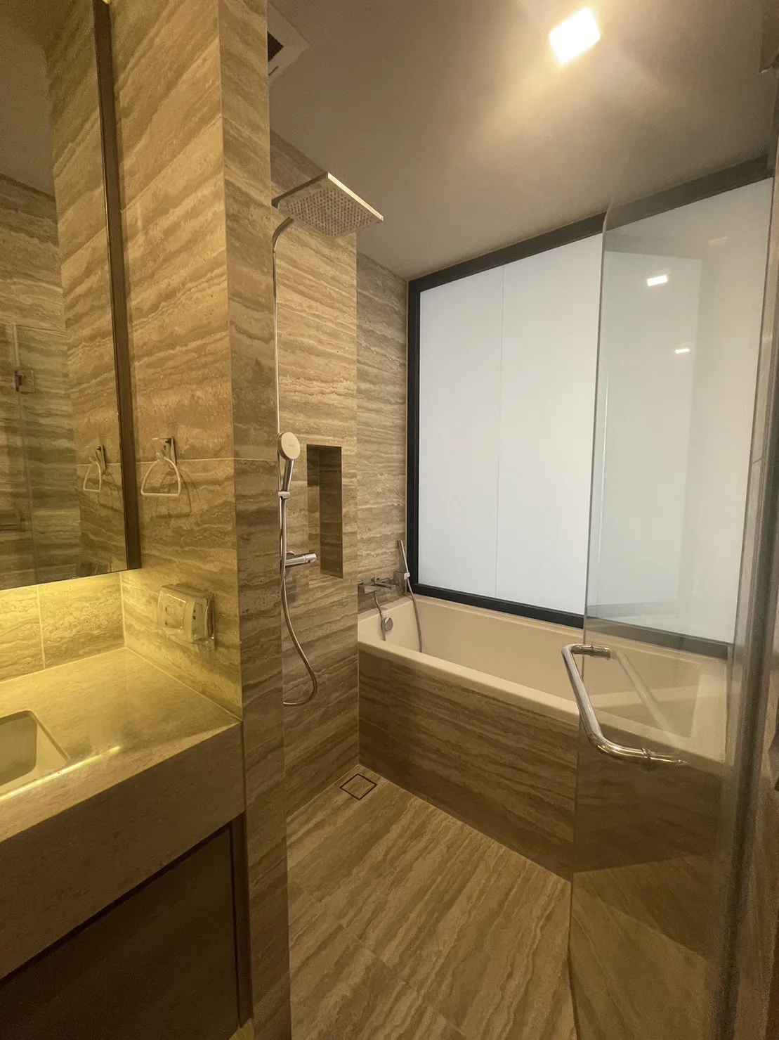 Property photos for Celes Asoke