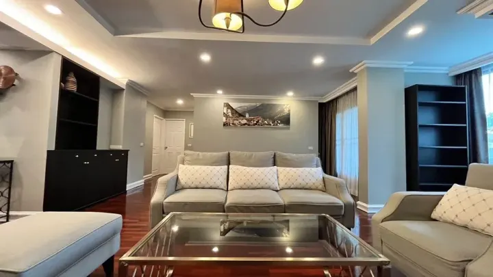 Property photos for Yen Akard Garden