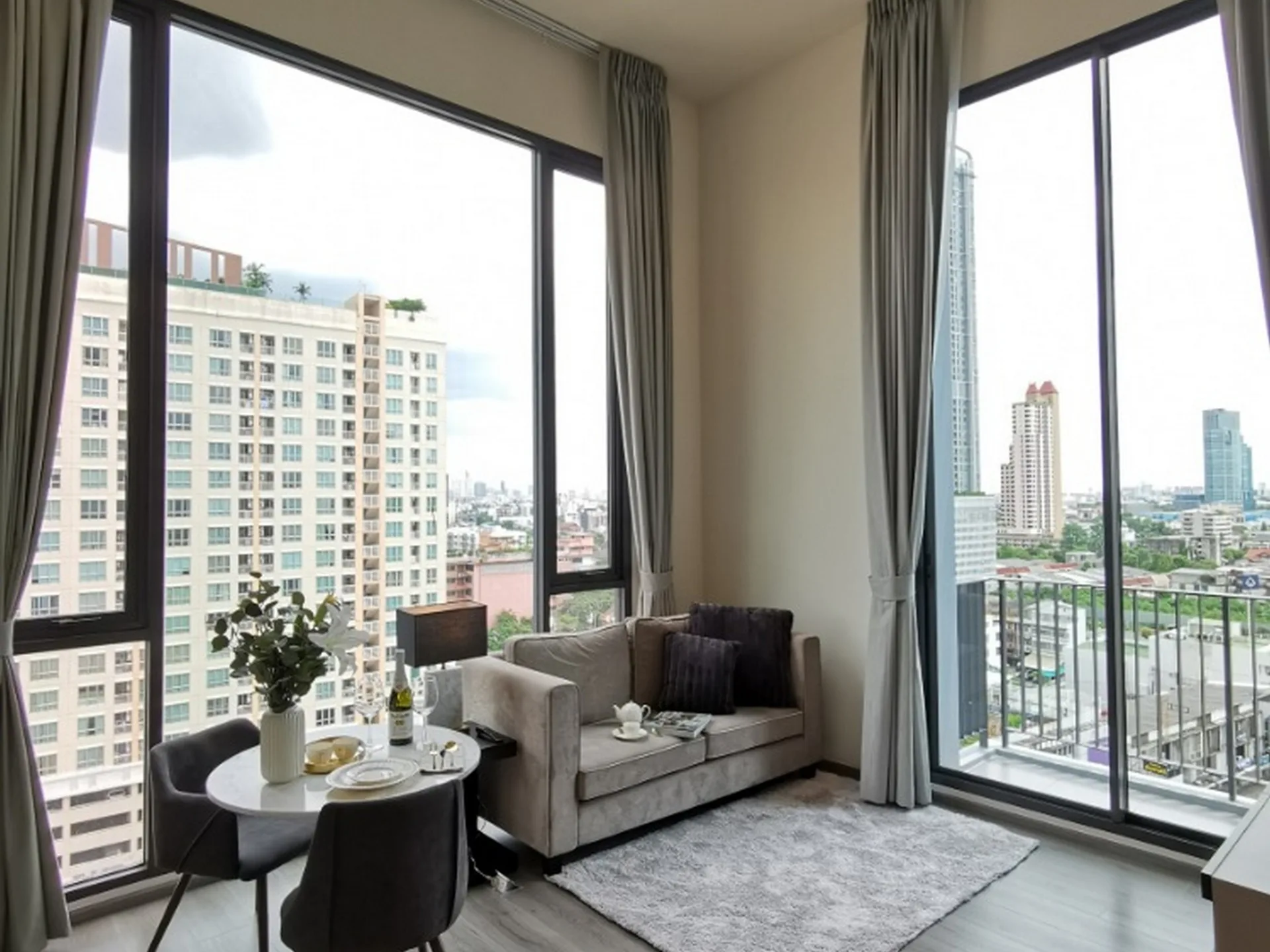 Property photos for The Reserve Phahol - Pradipat