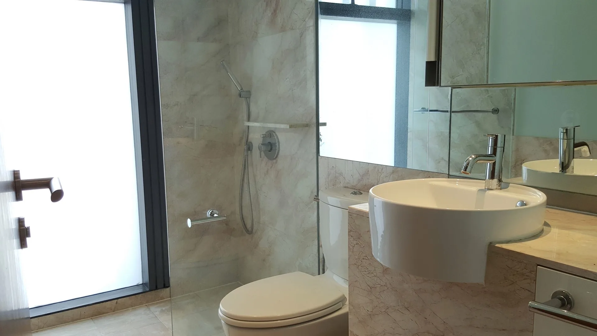 Property photos for The Met