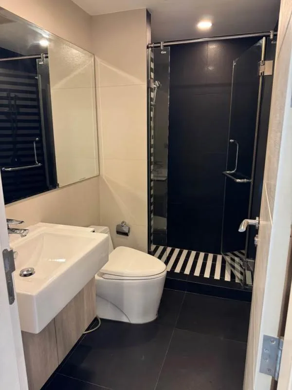 Property photos for The Crest Sukhumvit 24