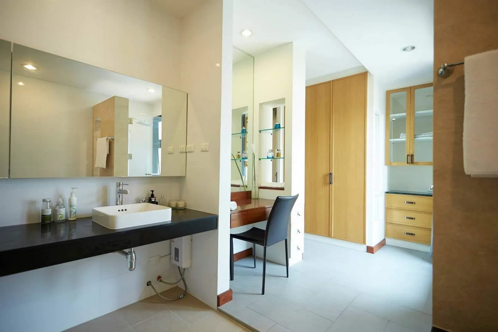 Property photos for Thavee Yindee Residence