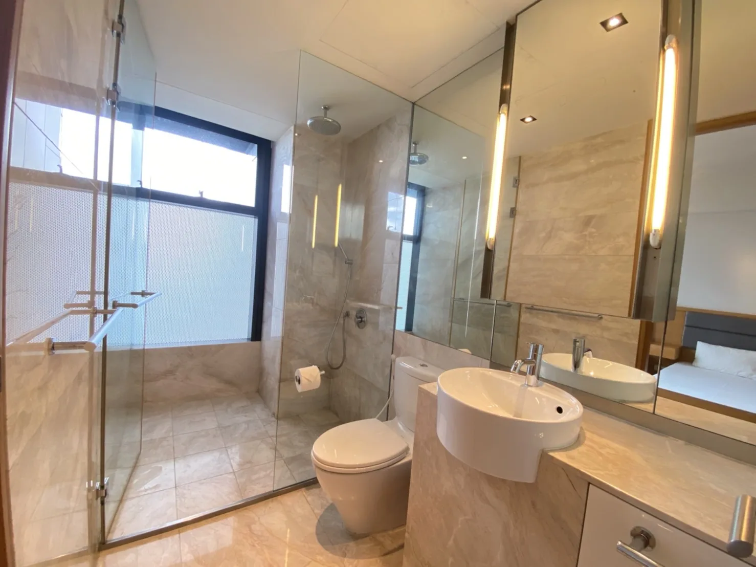 Property photos for The Met