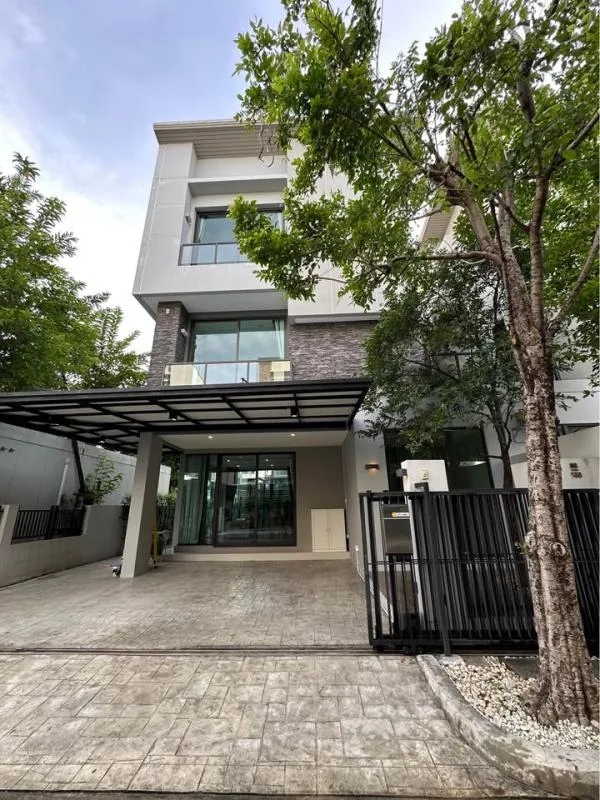 Property photos for Baan Klang Muang Classe Ekkamai-ramintra