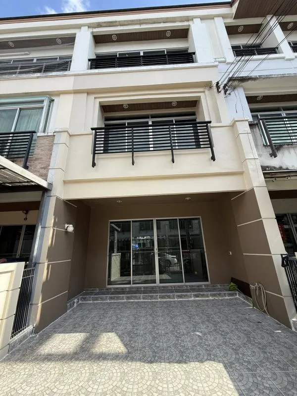 Property photos for Baan Klang Muang Sathorn-Taksin 1