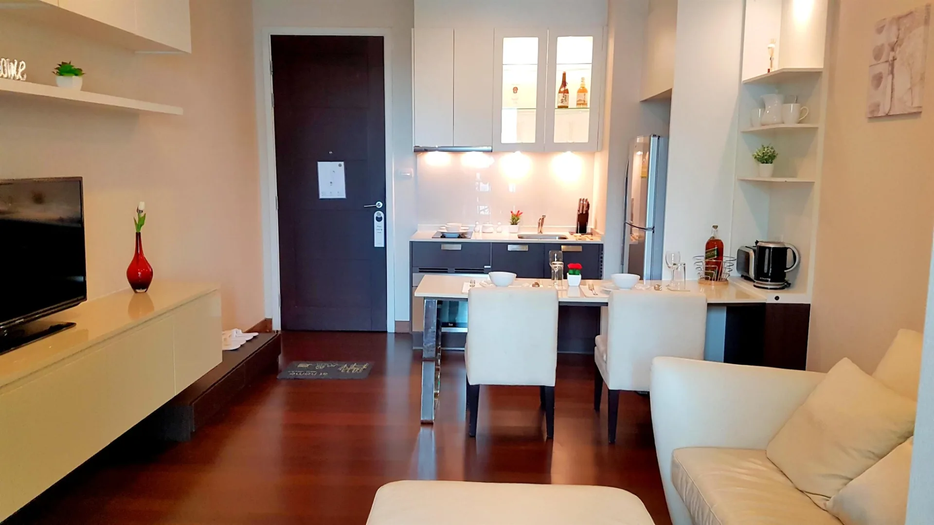 Property photos for Ivy Thonglor