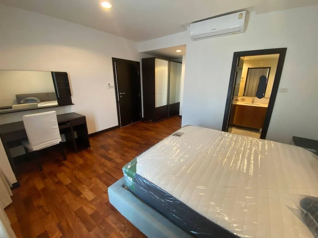 Property photos for Wilshire
