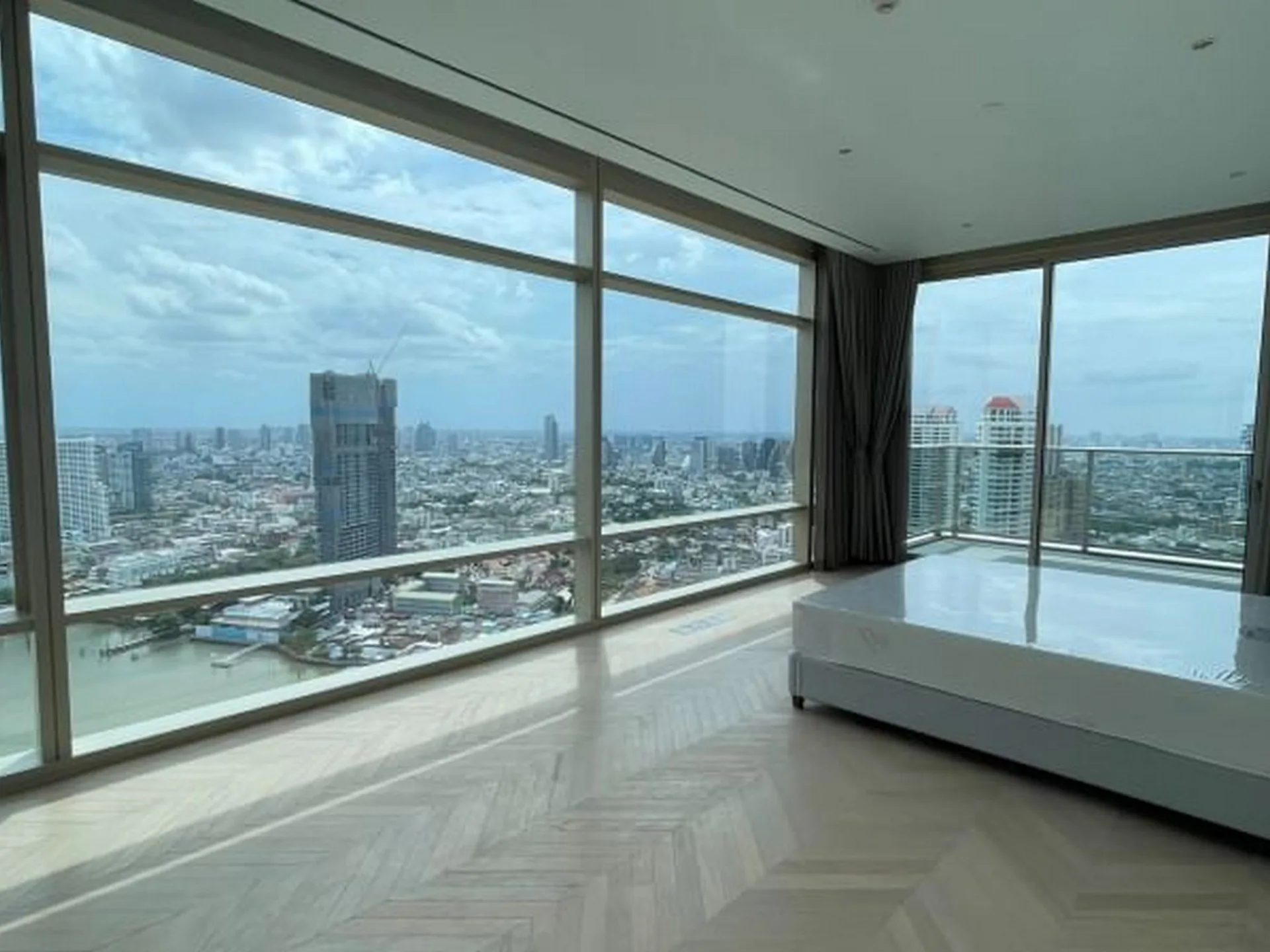 Property photos for Four Seasons Private Residences Bangkok