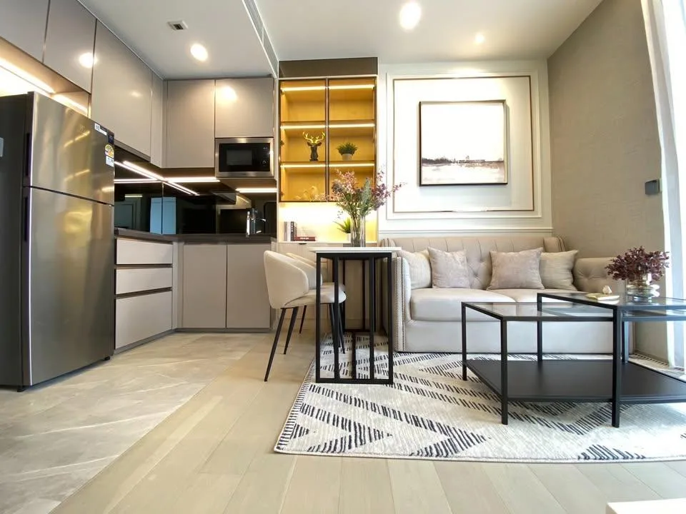 Property photos for The Extro Phayathai-rangnam