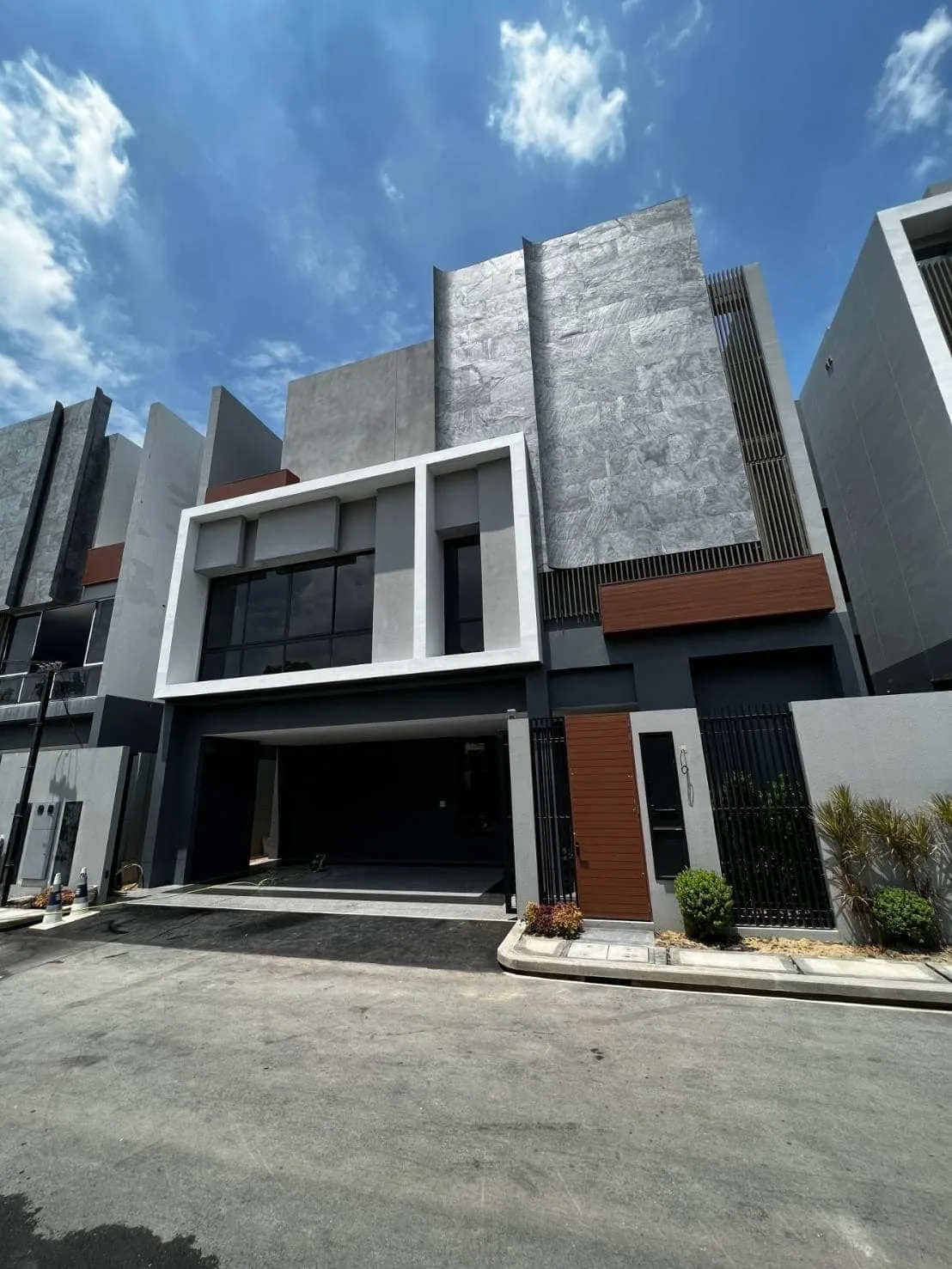 Property photos for Bugaan Krungthep Kreetha