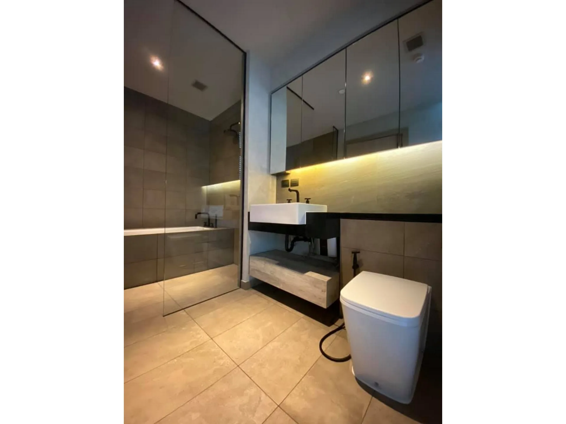 Property photos for The Lofts Asoke