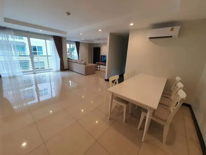 Property photos for Avenue 61