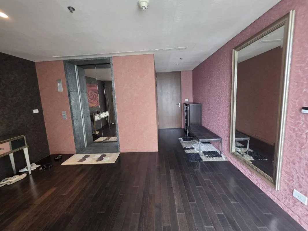 Property photos for Hansar Rajdamri