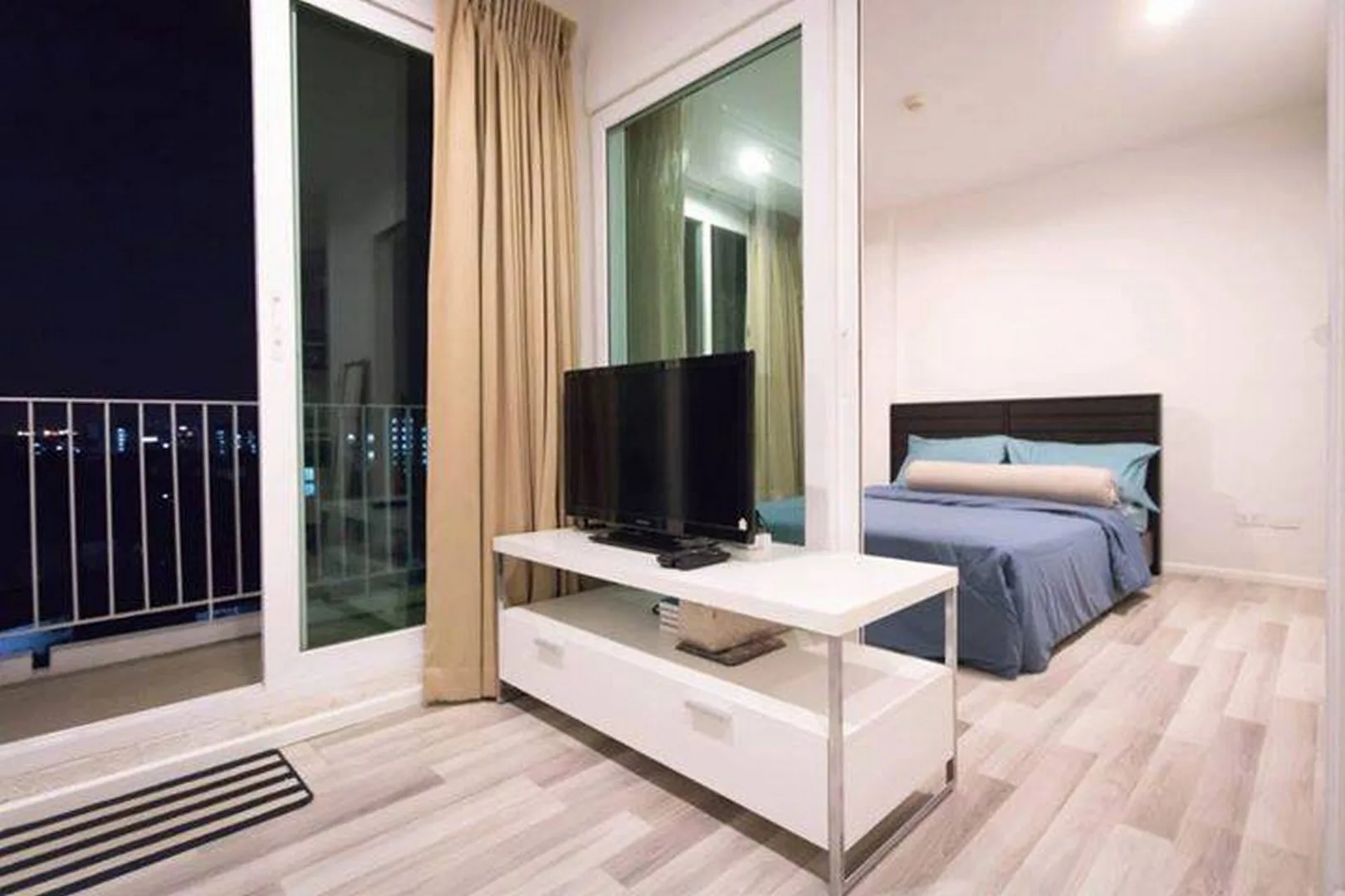 Property photos for The Key Phahonyothin