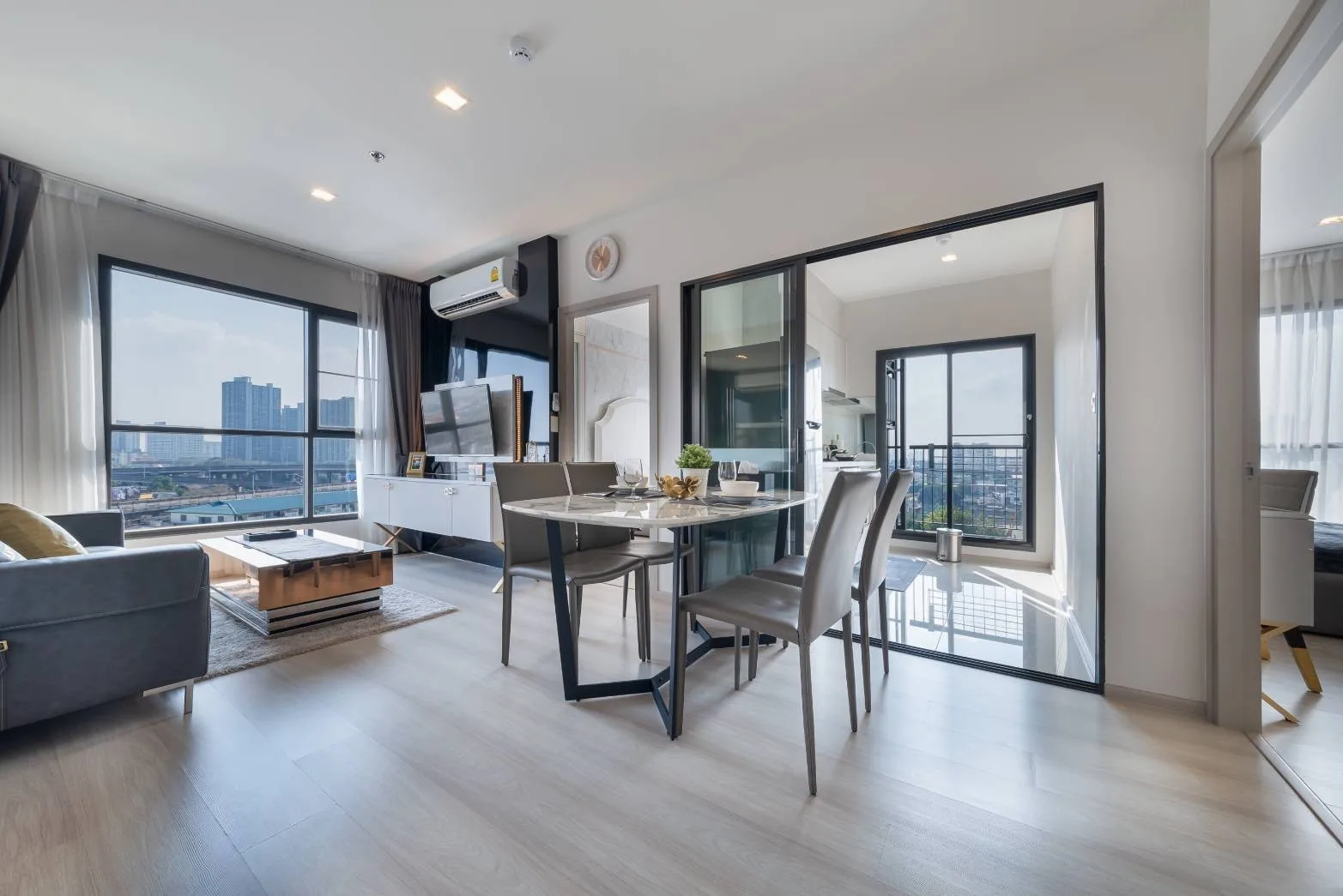Property photos for Life Sukhumvit 48