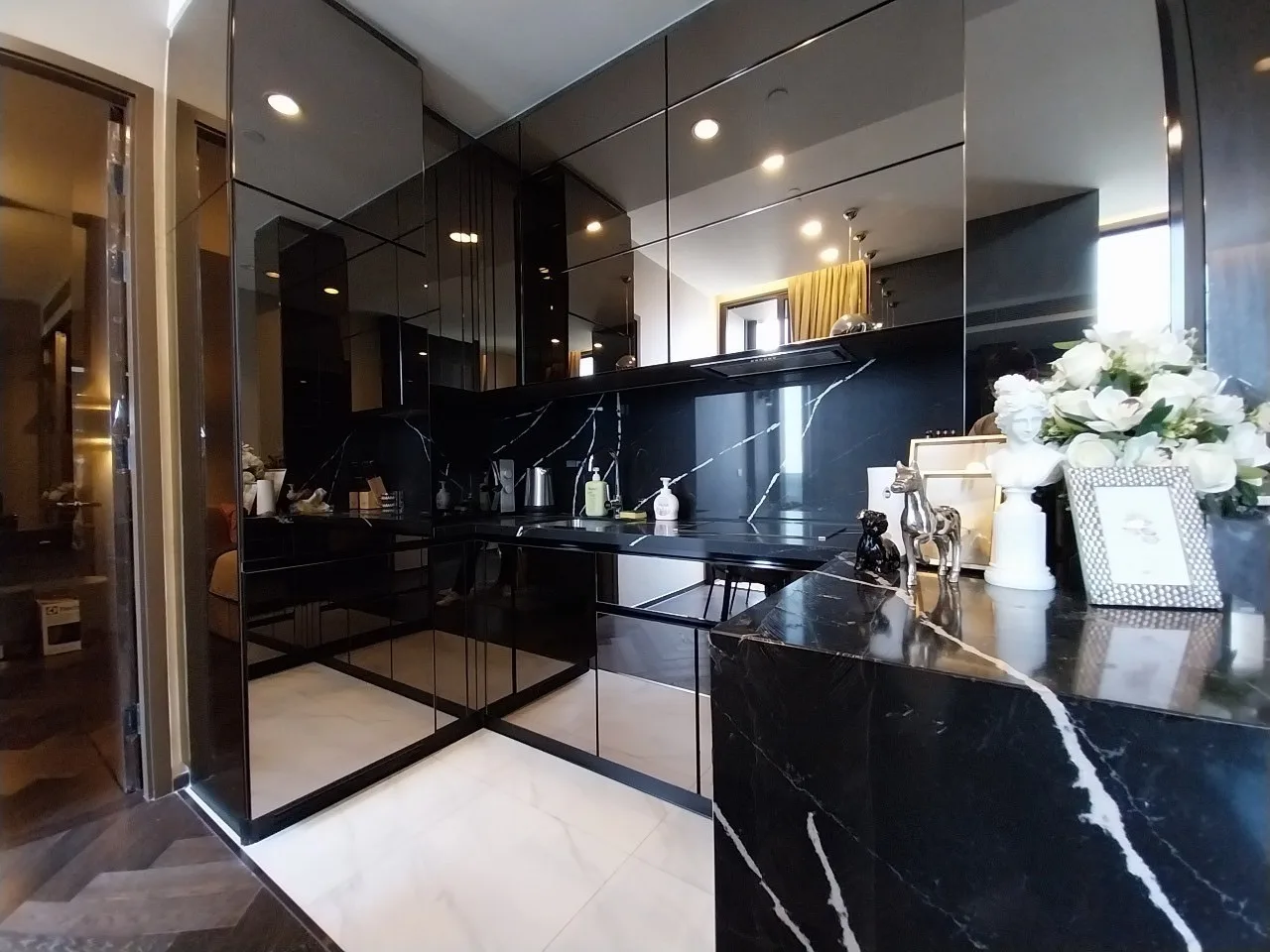 Property photos for The Esse Sukhumvit 36