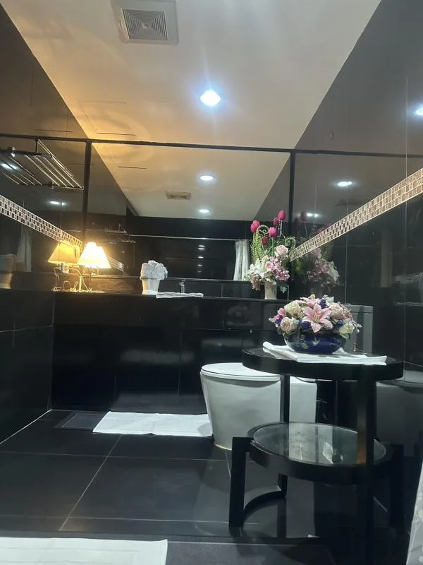Property photos for Lake Avenue 16