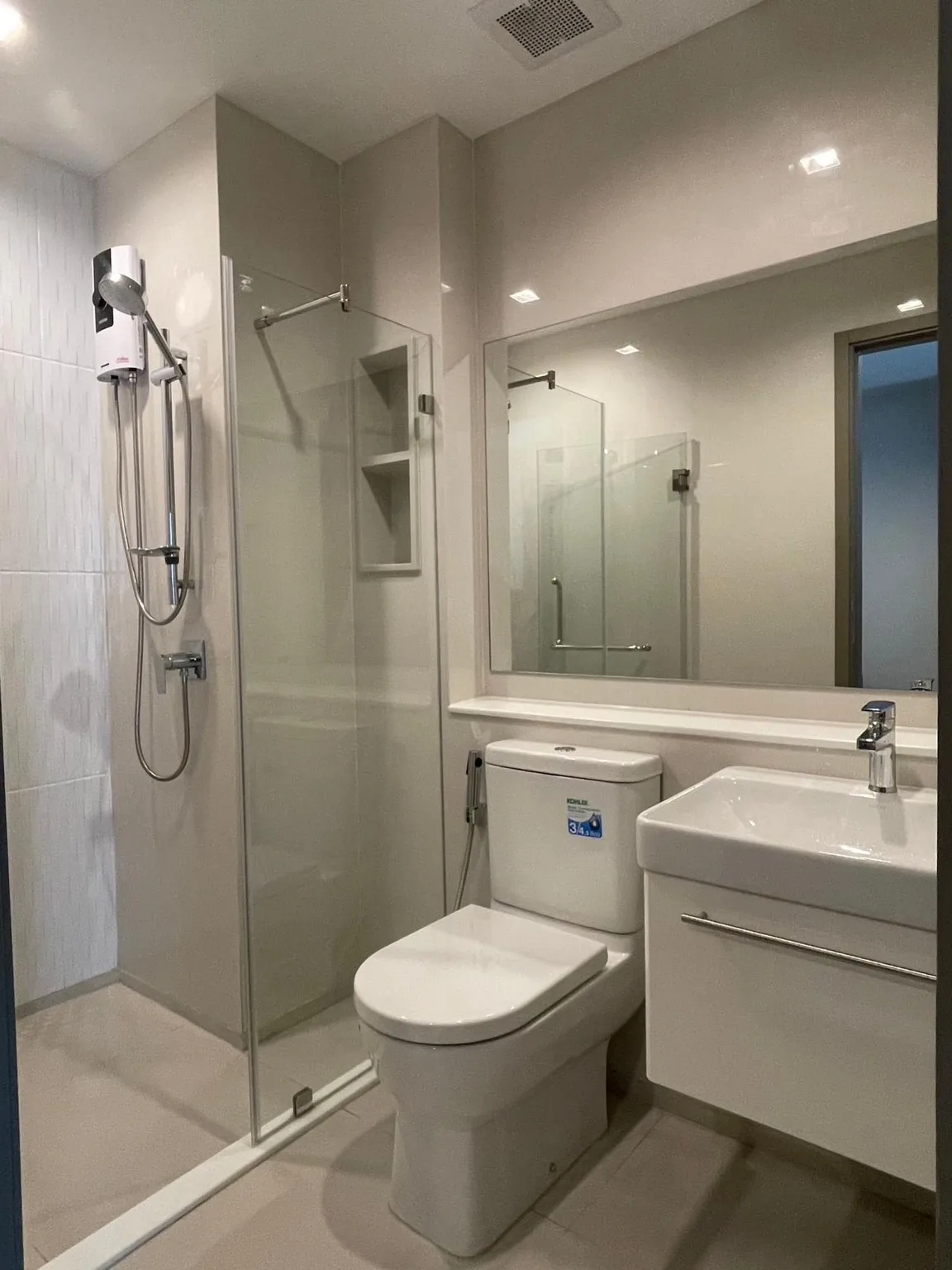 Property photos for Life Asoke Hype