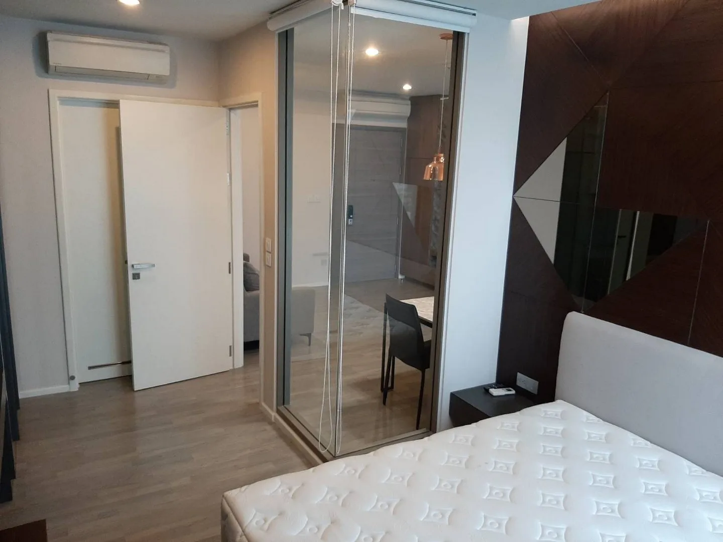 Property photos for The Room Sukhumvit 69