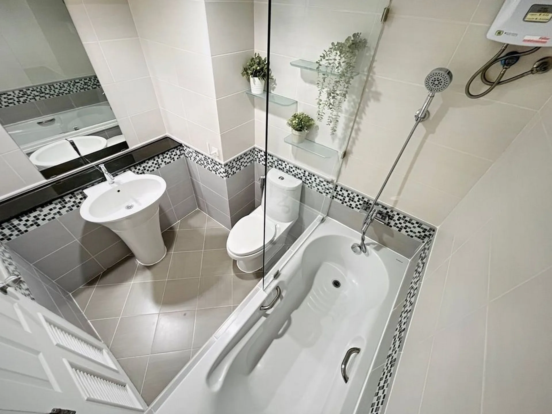 Property photos for The Waterford Sukhumvit 50 Onnut