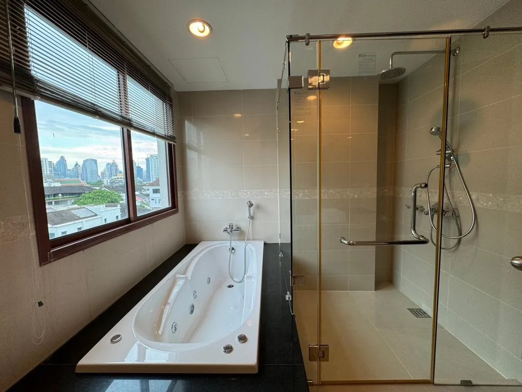 Property photos for The Crest Ruamrudee