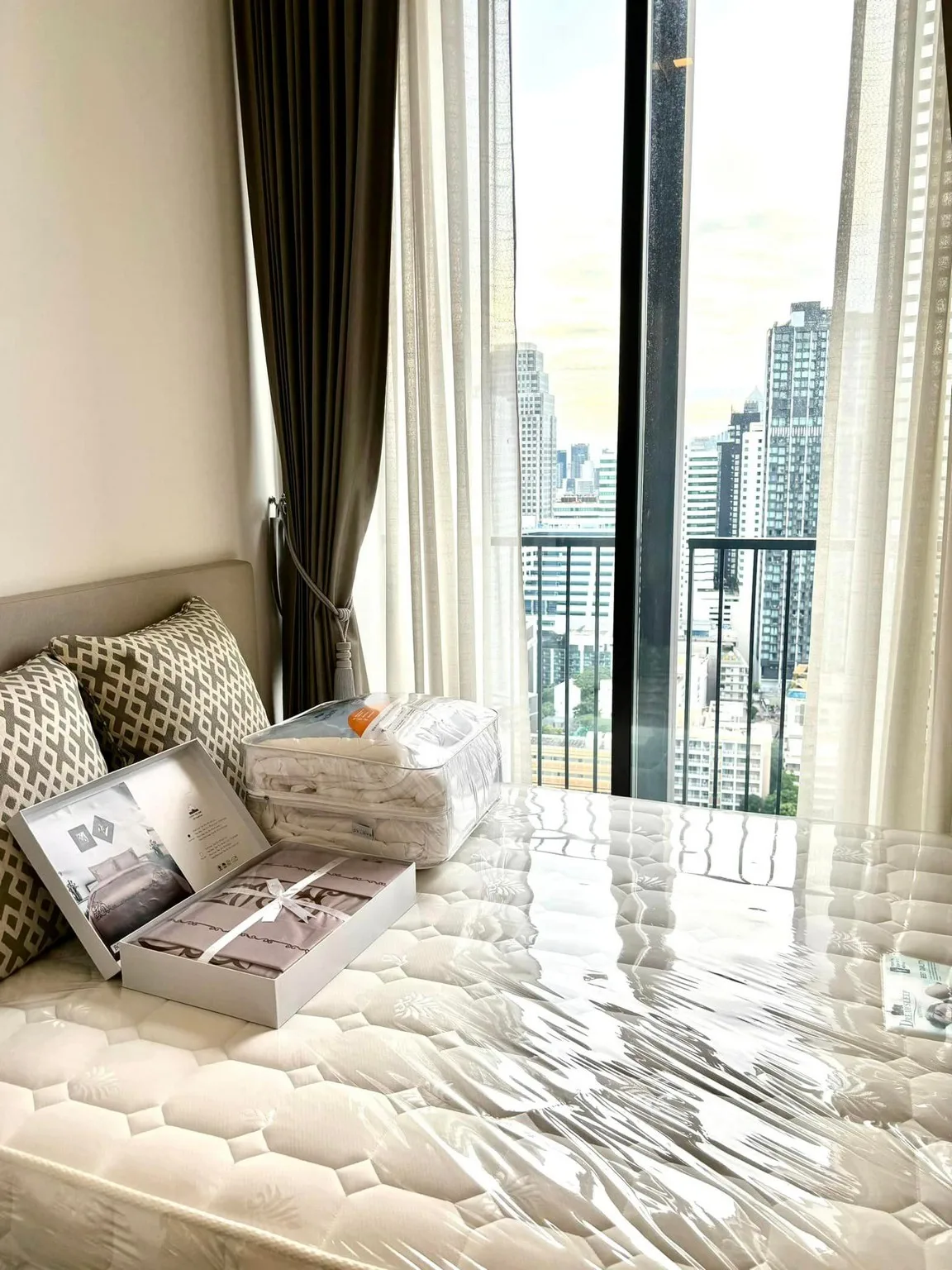 Property photos for Noble BE 33