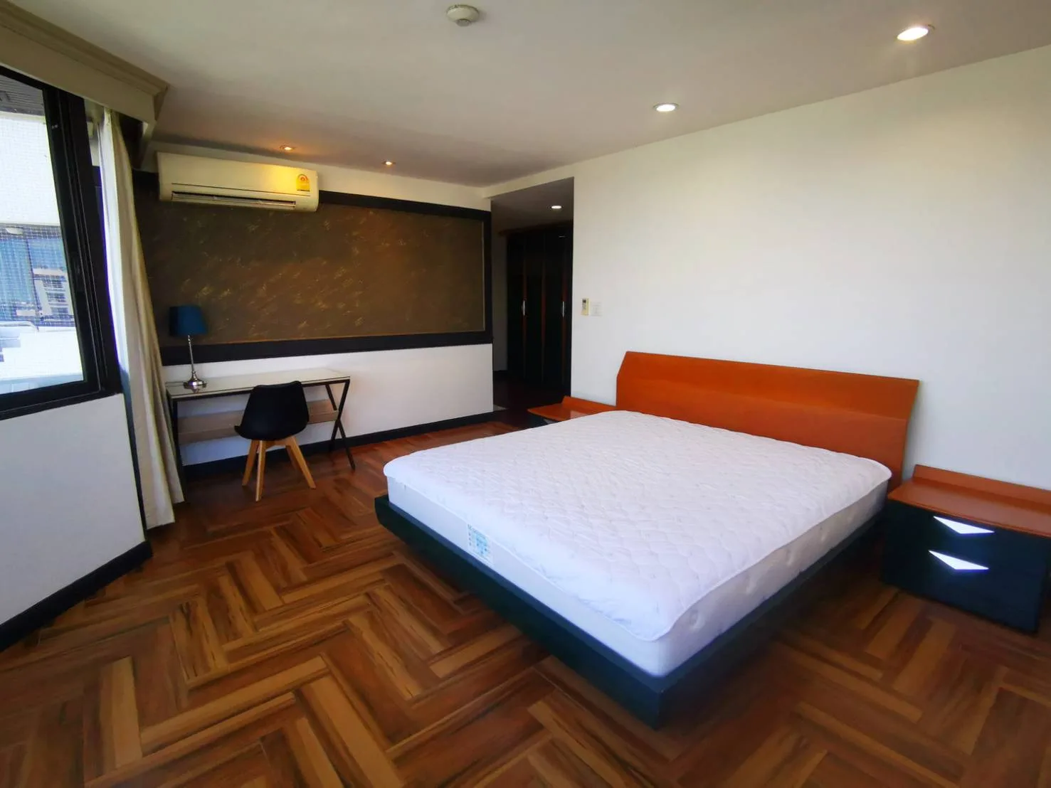 Property photos for Lake Avenue 16