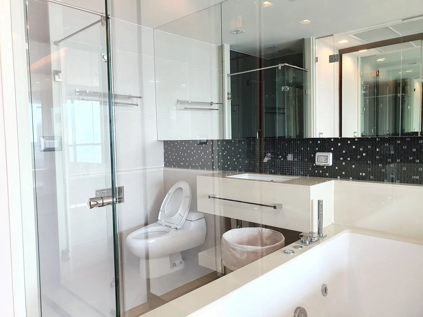 Property photos for The Address Sathorn
