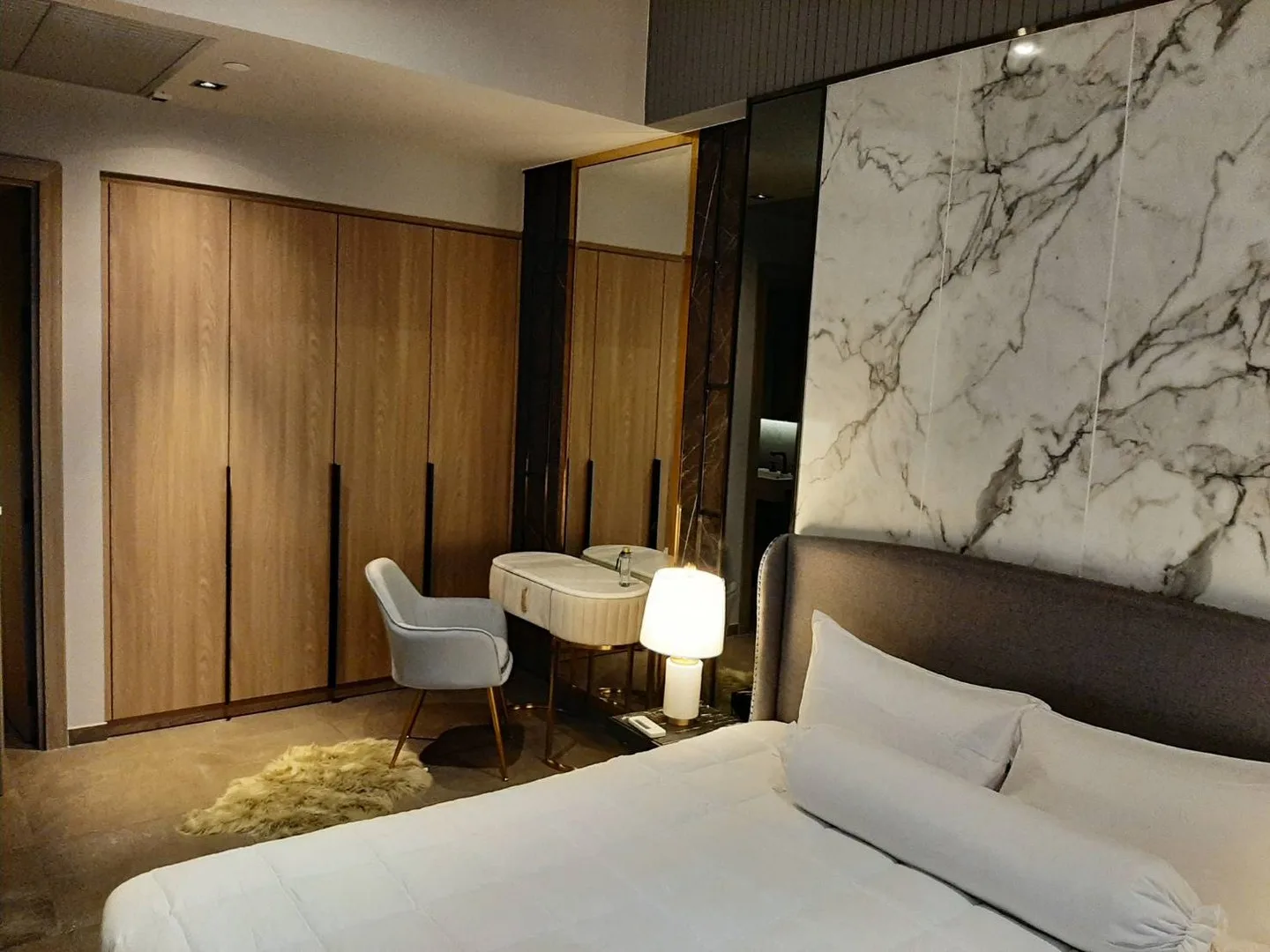Property photos for The Lofts Asoke