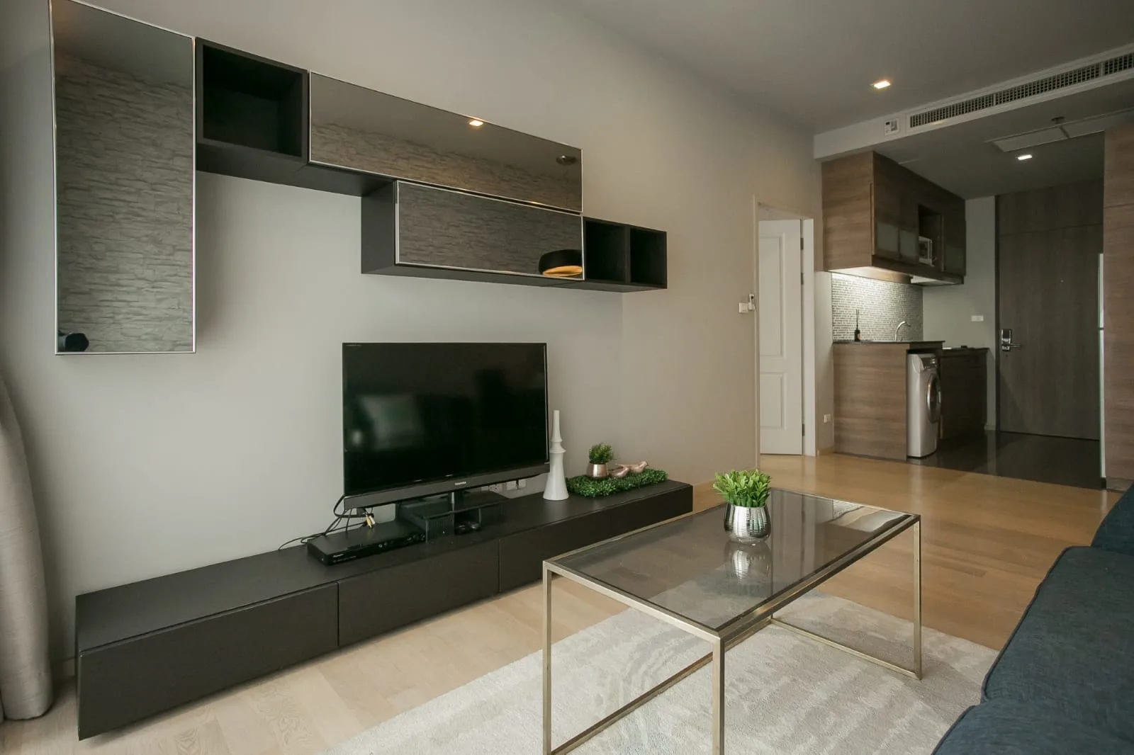 Property photos for Noble Refine