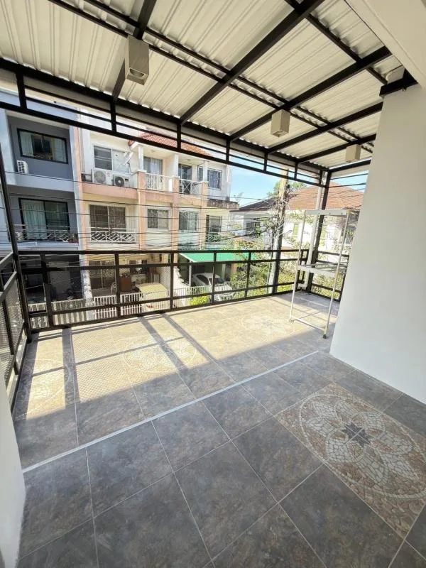 Property photos for City Park Pattanakarn 38