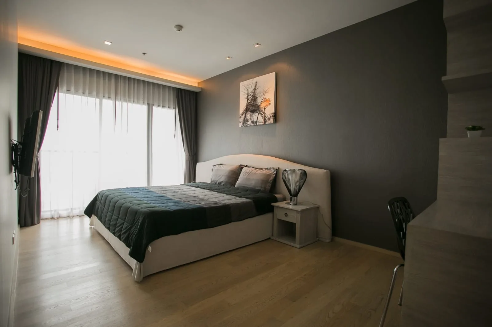Property photos for Noble Refine