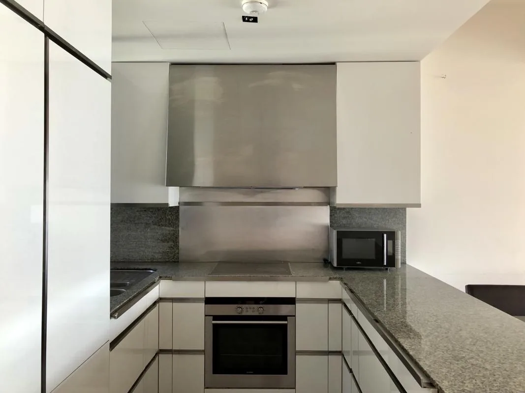 Property photos for The Met