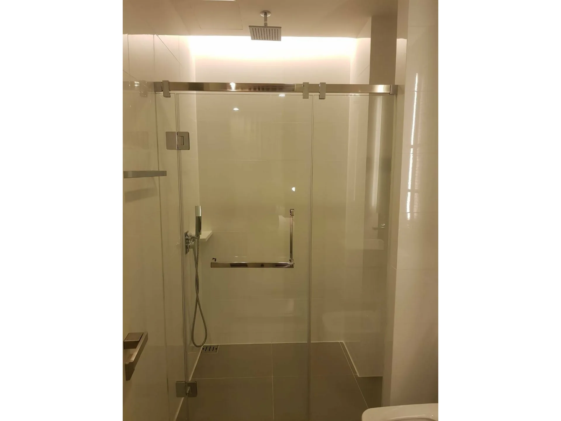 Property photos for The Room Sukhumvit 69