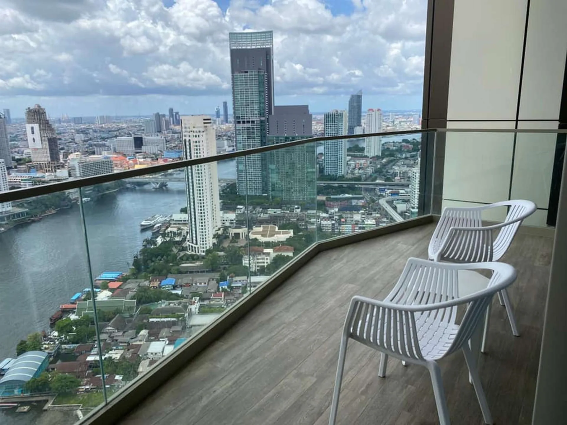 Property photos for Magnolias Waterfront Residences