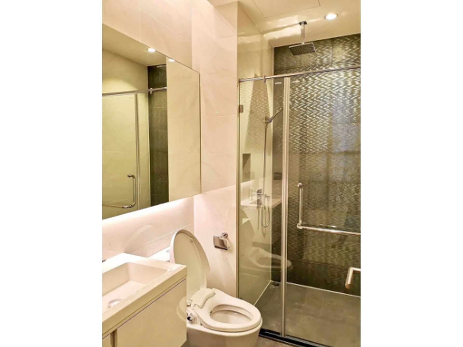 Property photos for Mayfair Place Sukhumvit 50