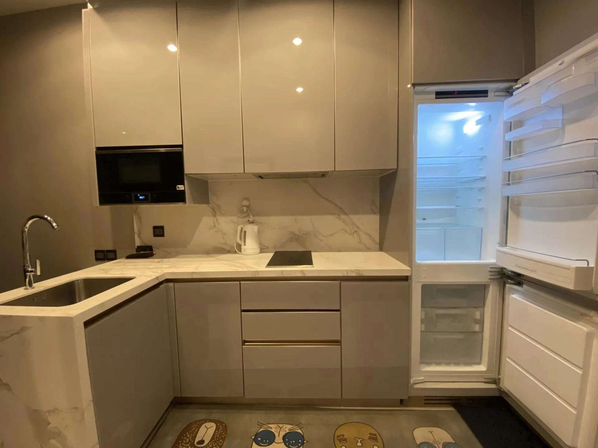 Property photos for The Esse at Singha Complex