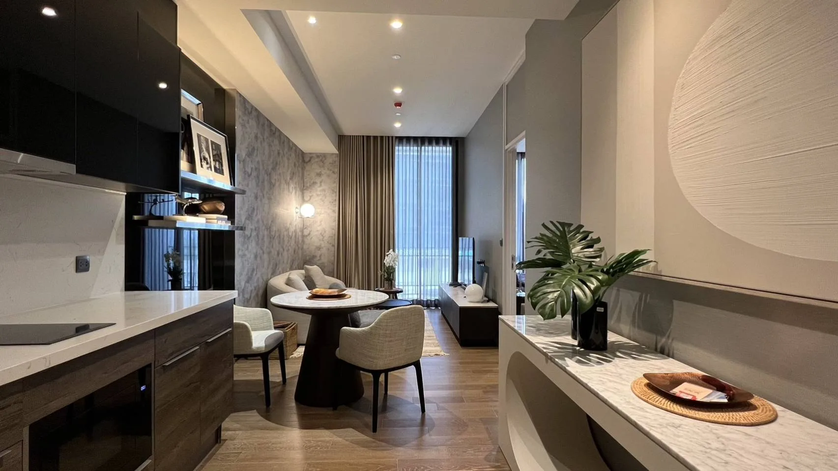 Property photos for Muniq Langsuan