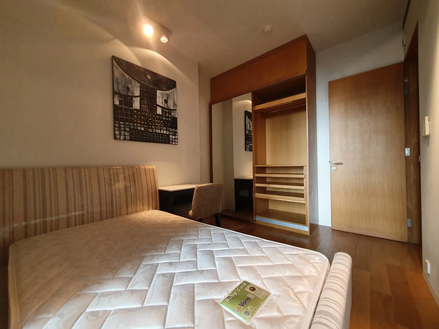 Property photos for The Met