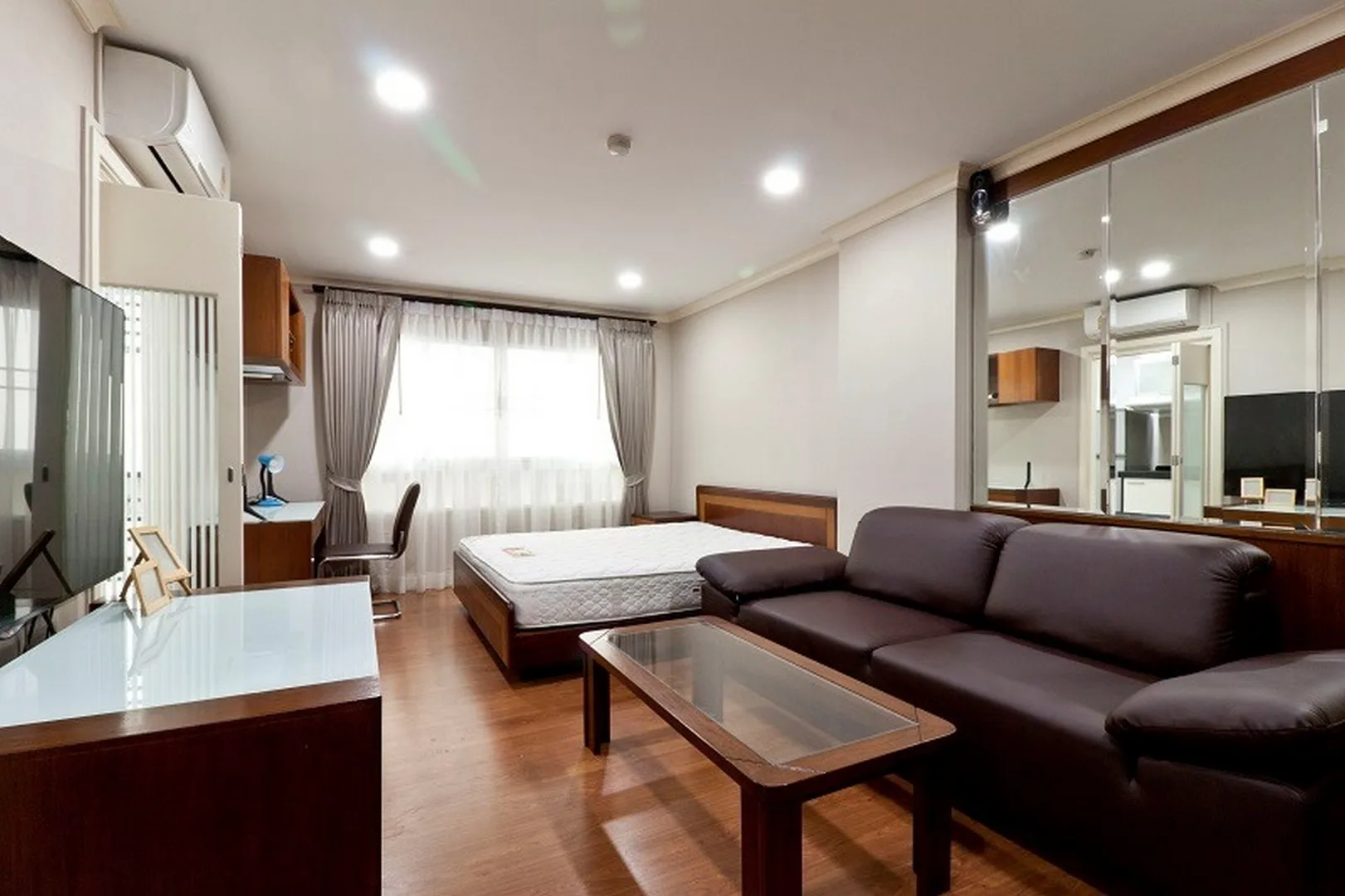 Property photos for Lumpini Suite Sukhumvit 41