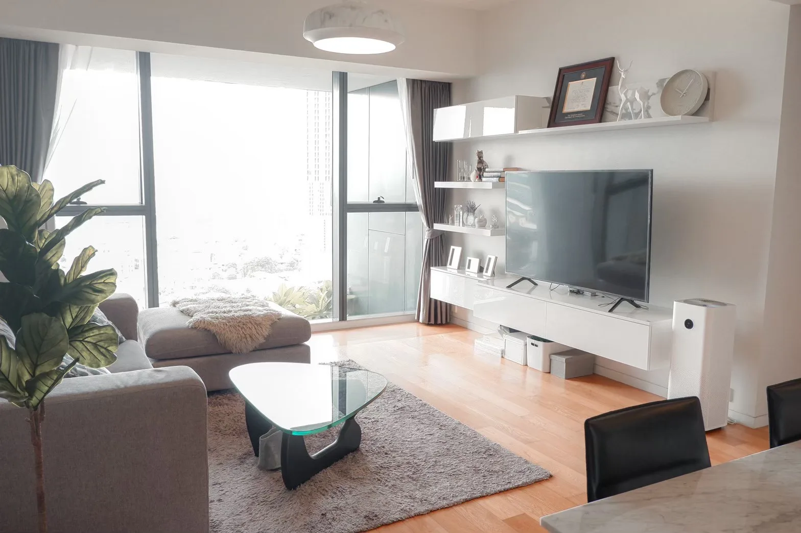 Property photos for The Met